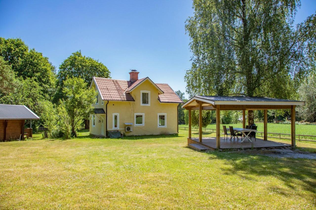 Vimmerby Nature Retreat: Gateway to Astrid Lindgren's World Villa Exterior photo